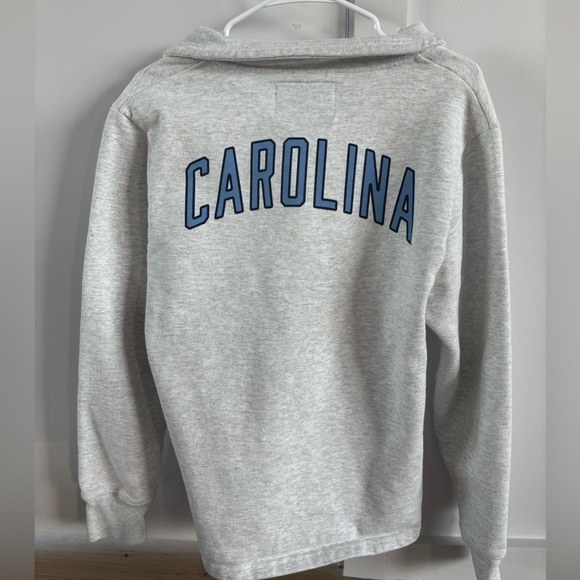 UNC Quarter Button Crew Neck! Super Cute! - Picture 2 of 3